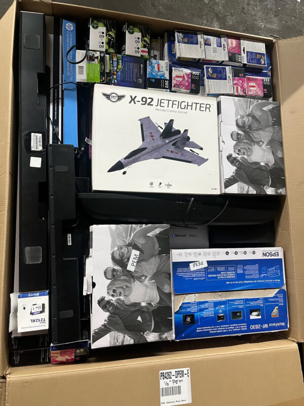 TARGET ELECTRONICS MEGA MYSTERY BOX - Image 6